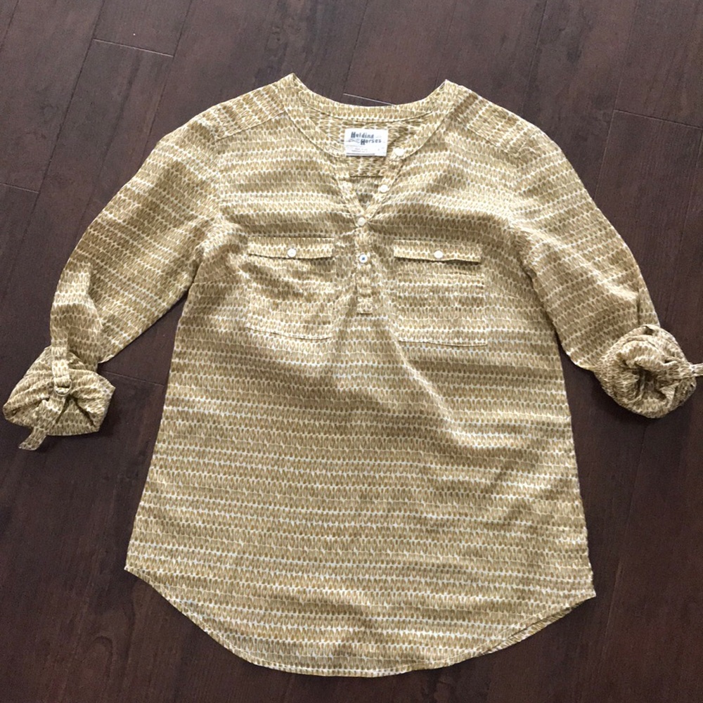 Anthropologie holding horse tulipanes henley 0